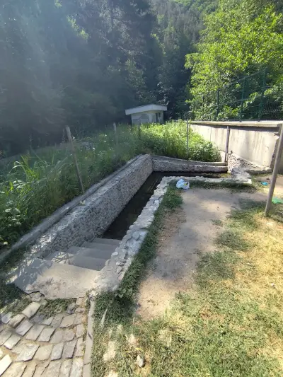 Топилцата (естествени джакузита с гореща минерална вода на открито)