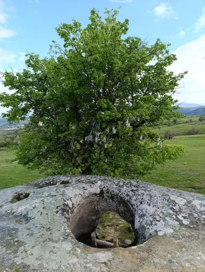 Дупчен камък