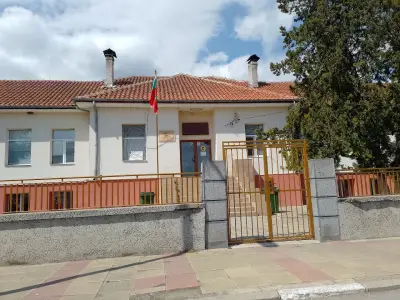 Магазин за хранителни стоки „Емир Алим“