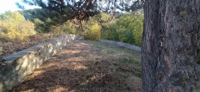 Паметник Братска Могила /Гроба