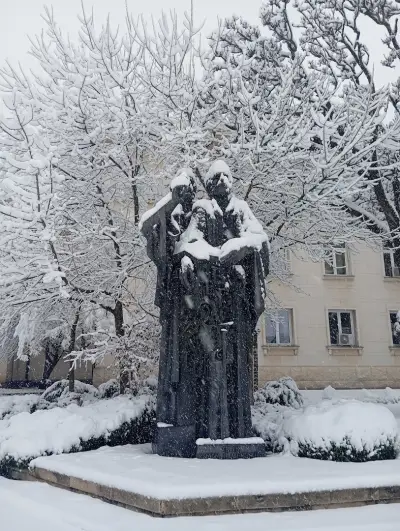 Паметник Кирил и Методий