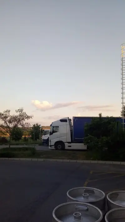 Логистичен център „Карлсберг България“