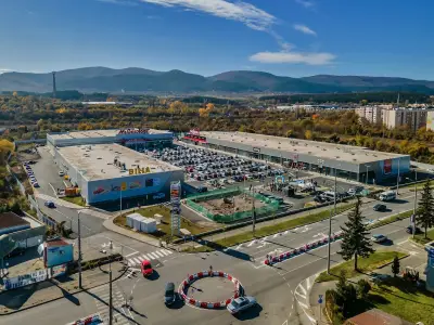 Pernik Plaza