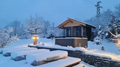 Къща за гости Каза Роза - Swiss Style Chalet Casa Rosa Guest House