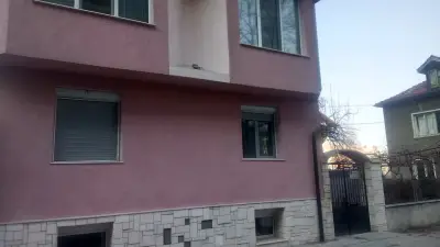 Розовата къща