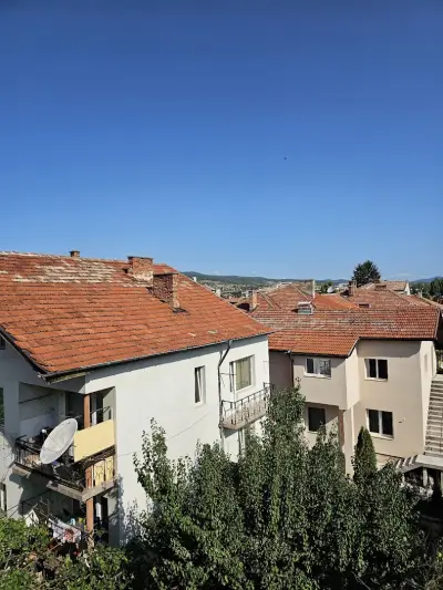 Розовата къща