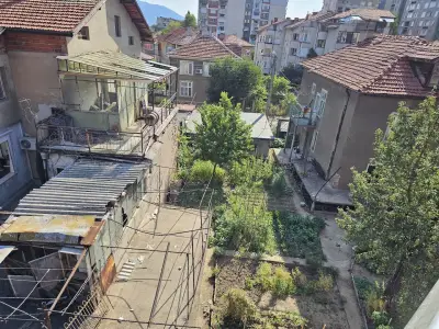 Розовата къща