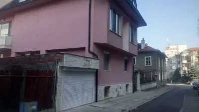 Розовата къща