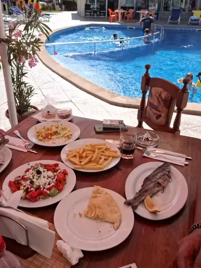 Restaurant Sunny Holiday
