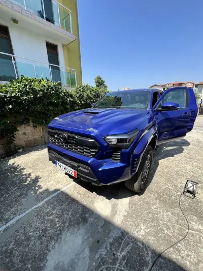 Glossy lab Detailing