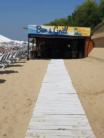 Beach Life Bar & Grill