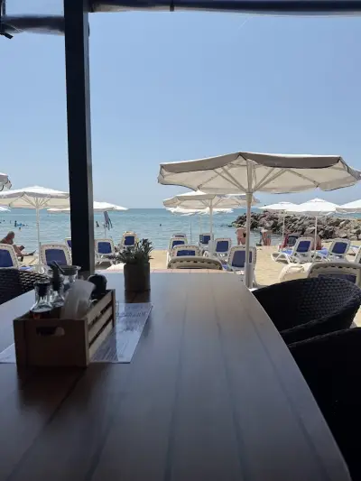 Beach Life Bar & Grill