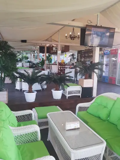 Mystic cafe & bar