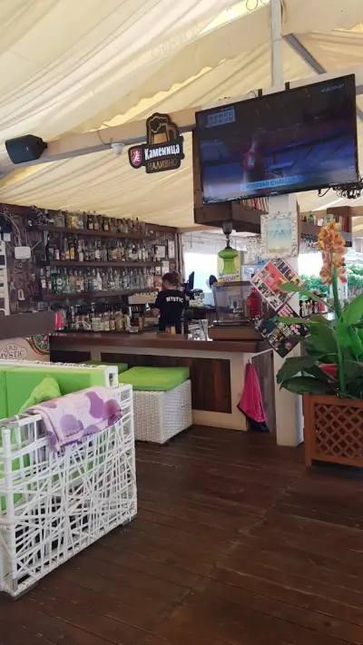Mystic cafe & bar