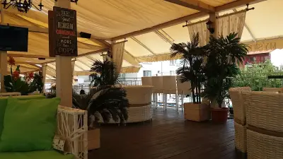 Mystic cafe & bar