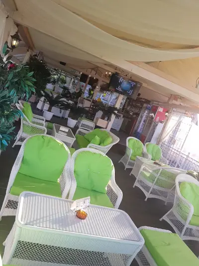 Mystic cafe & bar