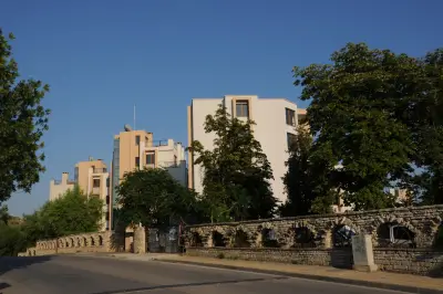 Queen's Lounge