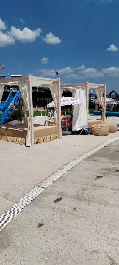 Клуб „Плажна фиеста“