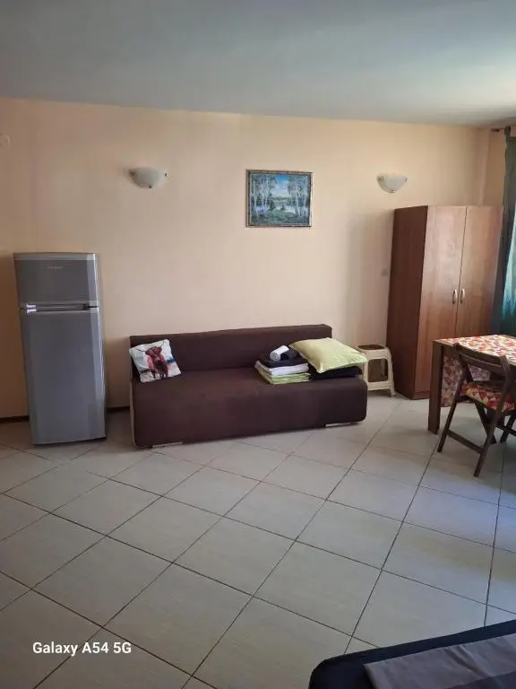 Студио с балкон
