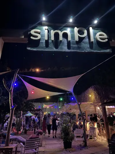 Bar Simple. beach