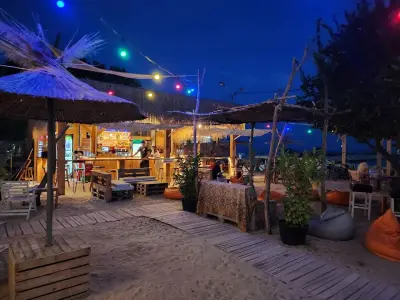 Bar Simple. beach