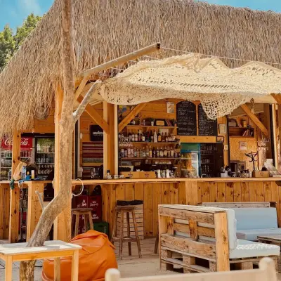 Bar Simple. beach