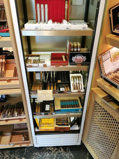 El Fuego Cigar Bar and Shop