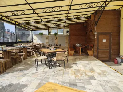 TB Bistro Dari