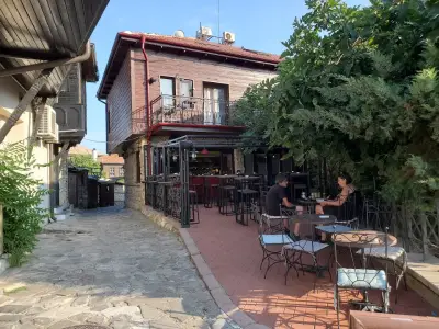 Bar Balkon: Specialty coffee and Cocktails