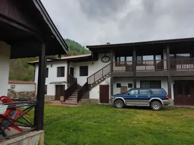 Белите Къщи