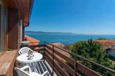 Royal Blue Resort