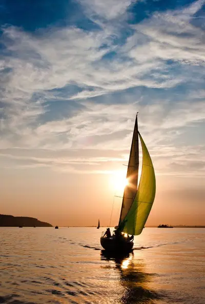 Family sailing boat trips
