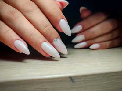 Atanasova nail's