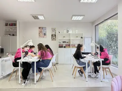 ADRIA NAILS QUEEN