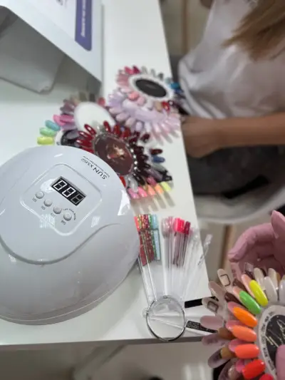 ADRIA NAILS QUEEN