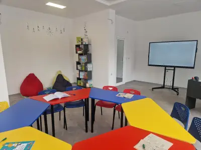 Образователен център ,,6+" гр. ВЕЛИНГРАД, за ученици от 1. до 4.клас