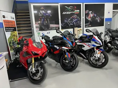 Axel Moto43
