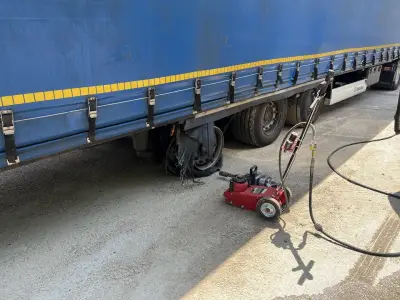 Денонощна Пътна помощ Денонощен Мобилен сервиз за гумиMobile tire service Road assistance