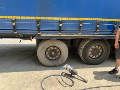 Денонощна Пътна помощ Денонощен Мобилен сервиз за гумиMobile tire service Road assistance