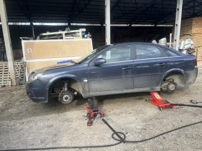 Денонощна Пътна помощ Денонощен Мобилен сервиз за гумиMobile tire service Road assistance