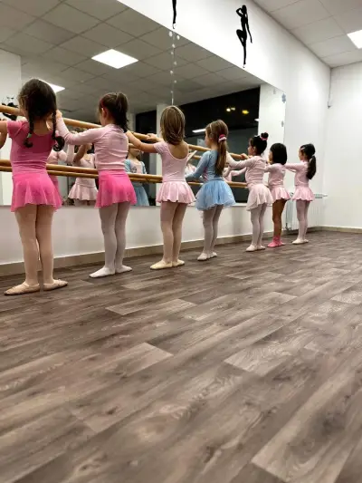 Dance Station Raya