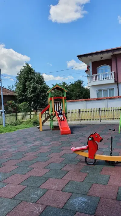 Площадка за деца до 4 год.
