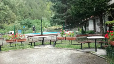 Басейн в с. Батулия и Кафе - аперитив "Манастирско шушукане"