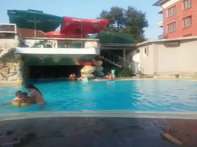 Басейн Аква Магура