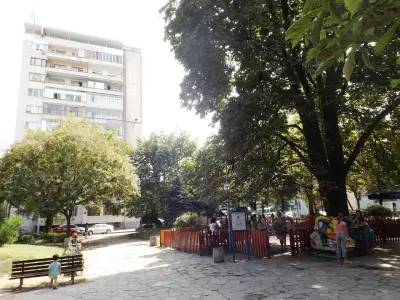 Детска площадка „В дворчето“