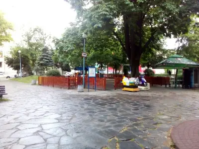 Детска площадка „В дворчето“
