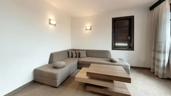 Classic One-Bedroom Apartment with King Bed