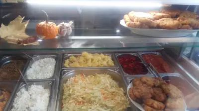 Скара на дървени въглища