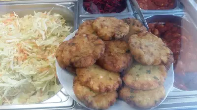 Скара на дървени въглища