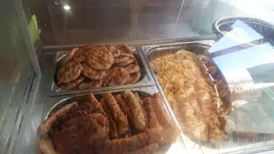 Скара на дървени въглища